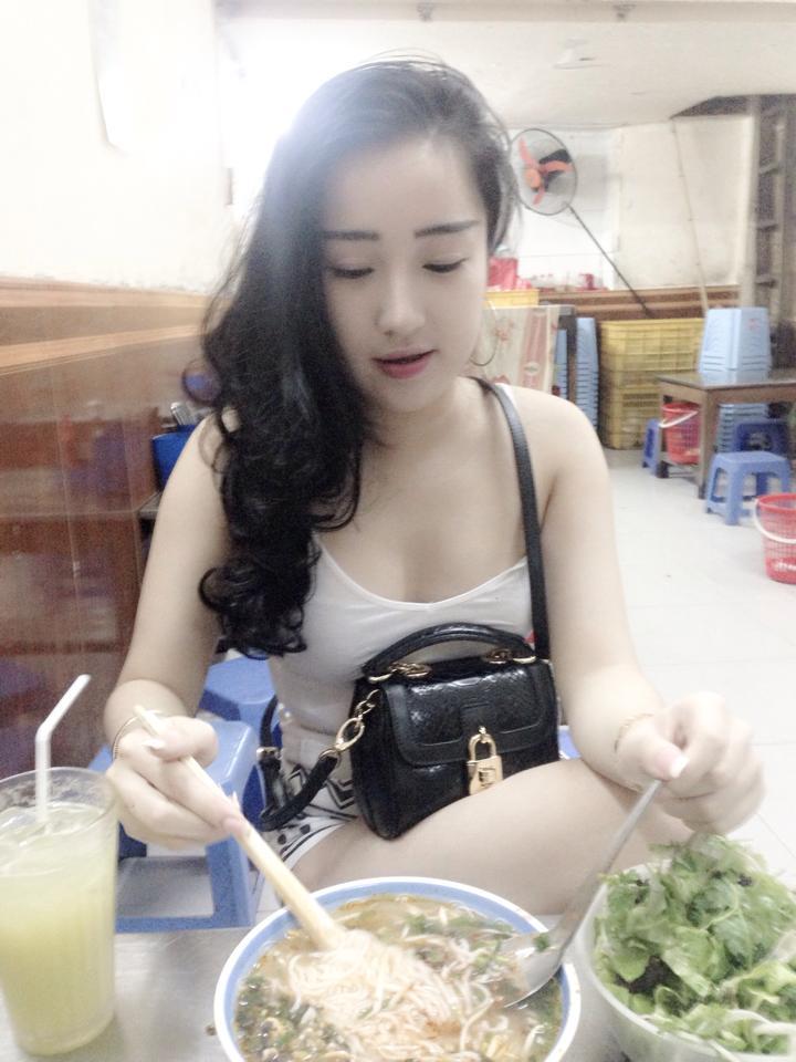 強(qiáng)行挺進(jìn)朋友漂亮的嬌妻