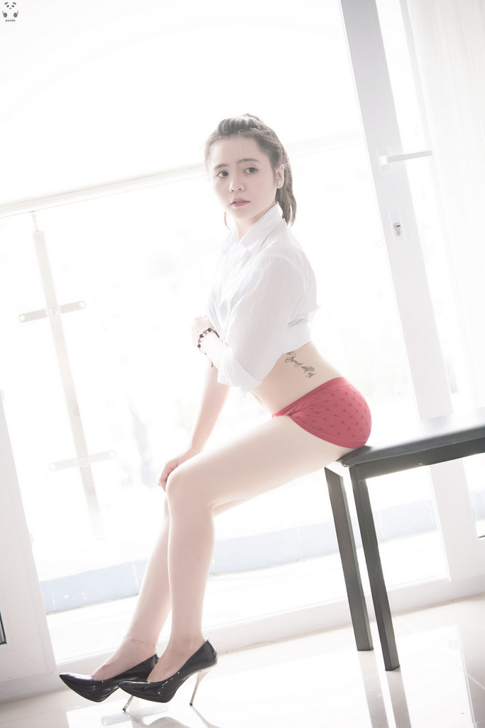 法國(guó)女仆電影完整版免費(fèi)觀看
