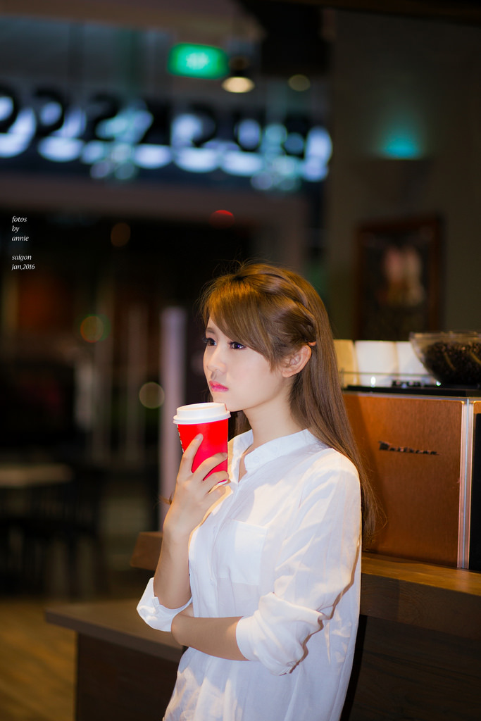 年輕的女鄰居8