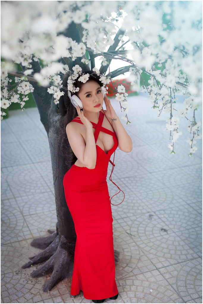 邊摸邊吻