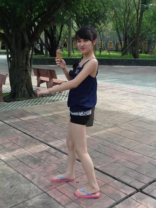 玩兩個有奶水的少婦